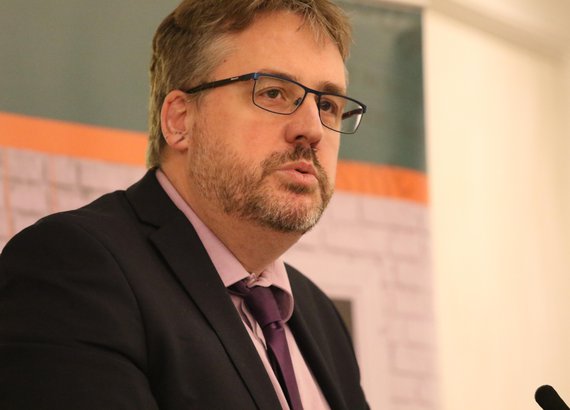 AGM19