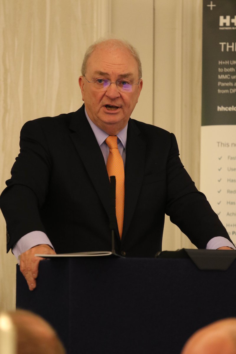 AGM23085.jpg