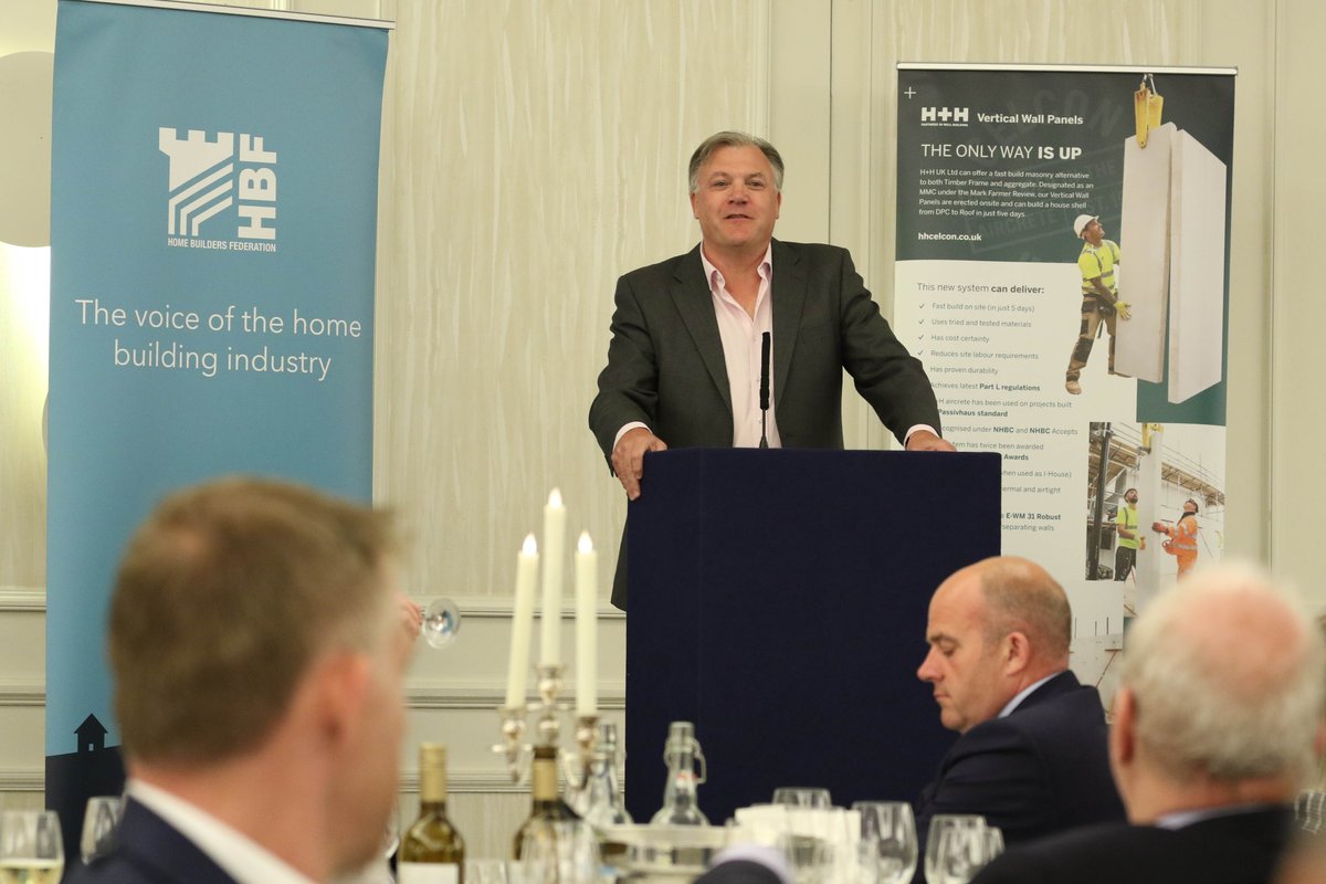 AGM23180.jpg