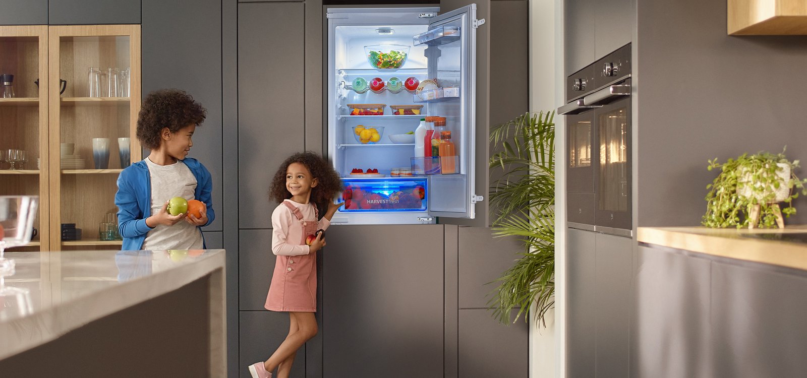 Beko HarvestFresh children in kitchen