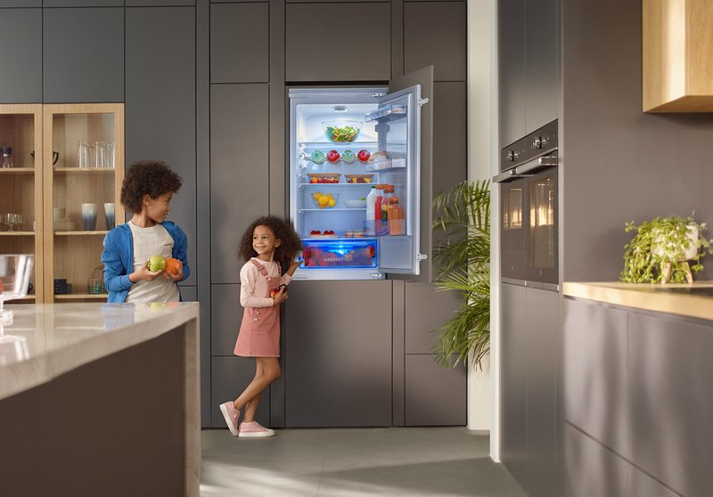 Beko HarvestFresh children in kitchen