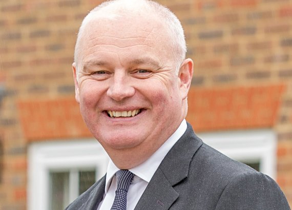 Kevin Whitaker, Cala