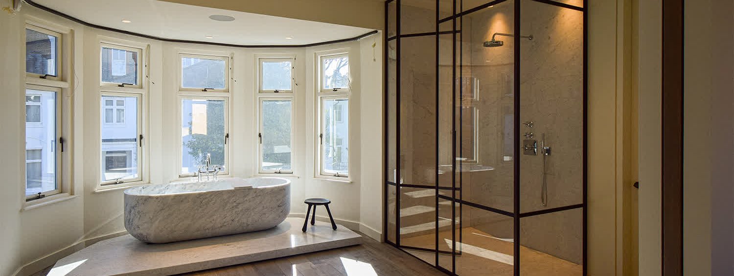 bespoke-full-height-shower-enclosure-in-bronze